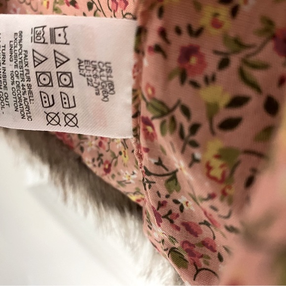 Girls Faux Fur Vest 6x - Picture 3 of 5